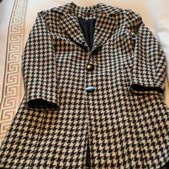 Coat - Picture 2 of 4